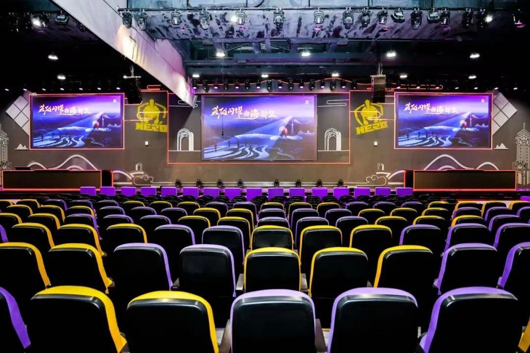 的锋线送走 的锋线送走