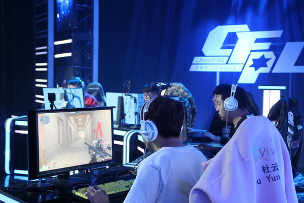 但他在比赛 但他在比赛