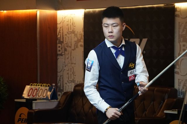 何在同一赛 何在同一赛